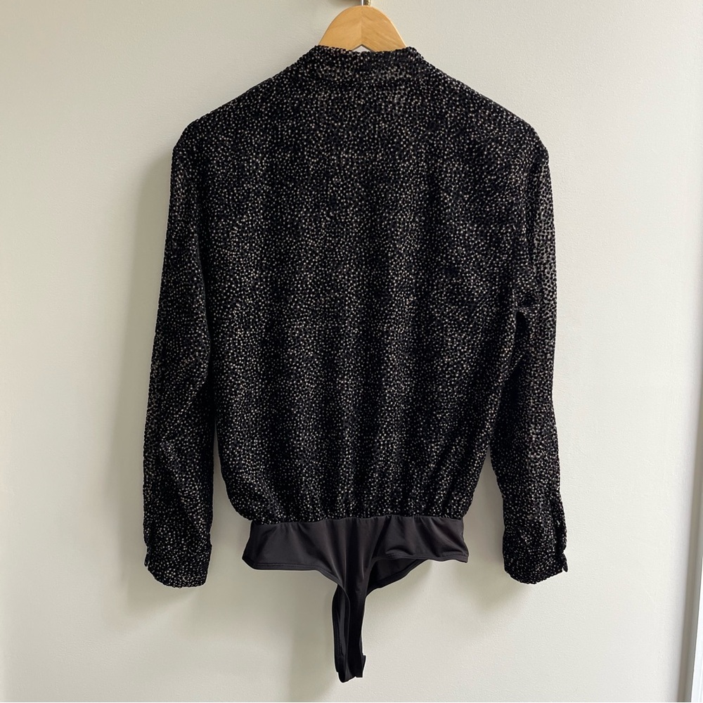 Astr The Label Black Zena Plunge V Neck Velvet Dot Long Sleeve Bodysuit M - Picture 5 of 9